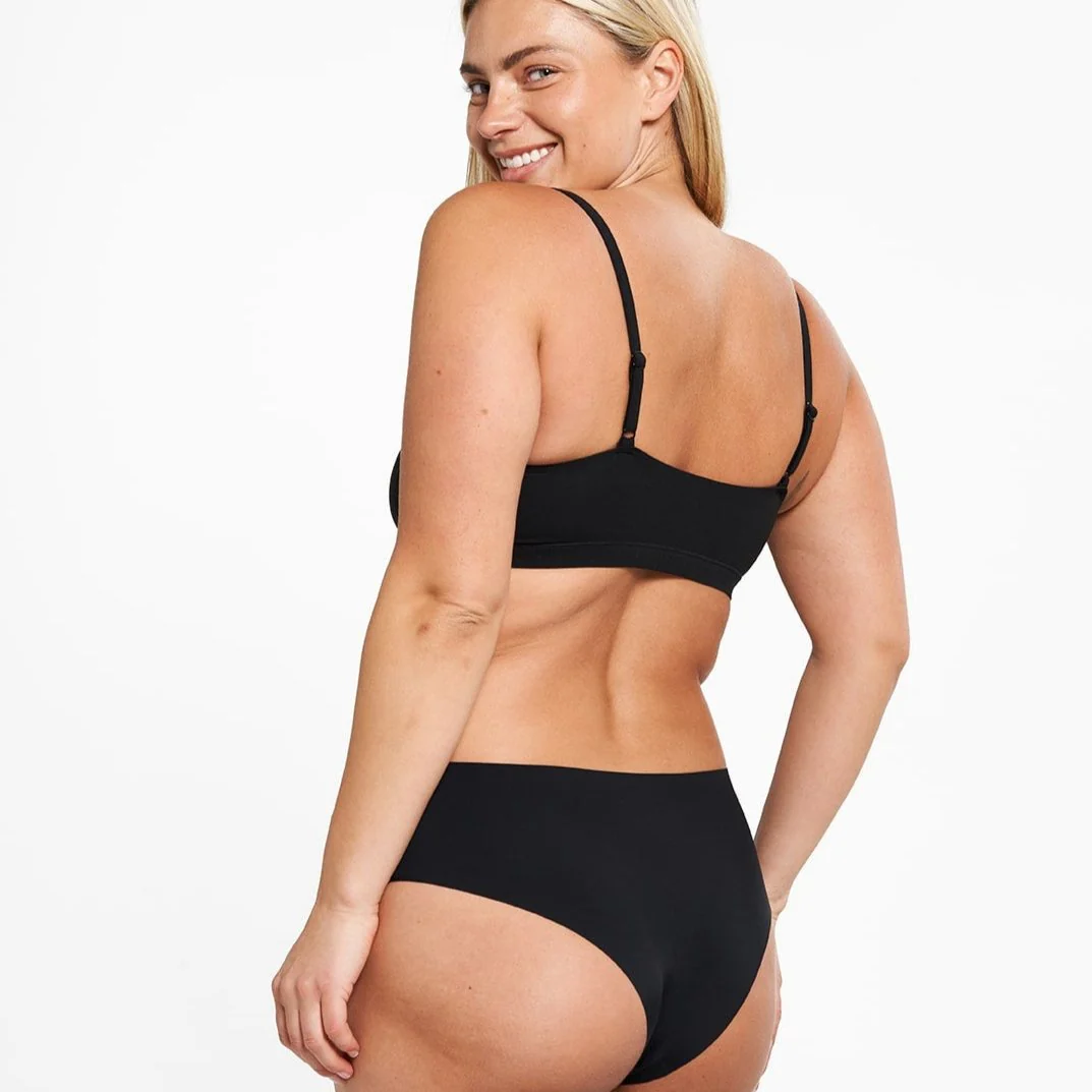 Mid-Rise Cheeky - Seamless Ultrasmooth 2.0 - Black - Image 4